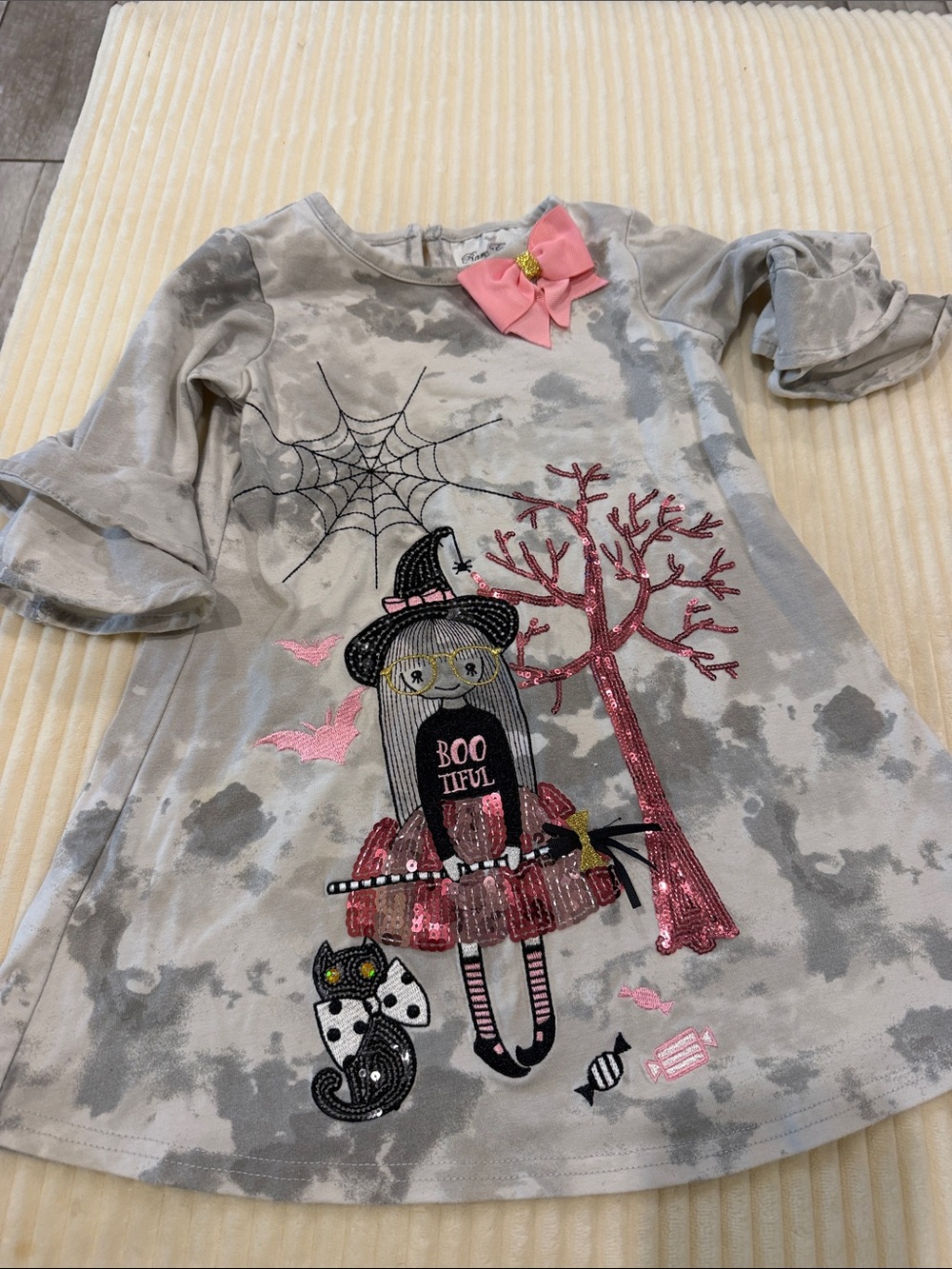 Rare Editions Gray Tie-Dye Tunic with Pink Bow and Gold Accent for Halloween